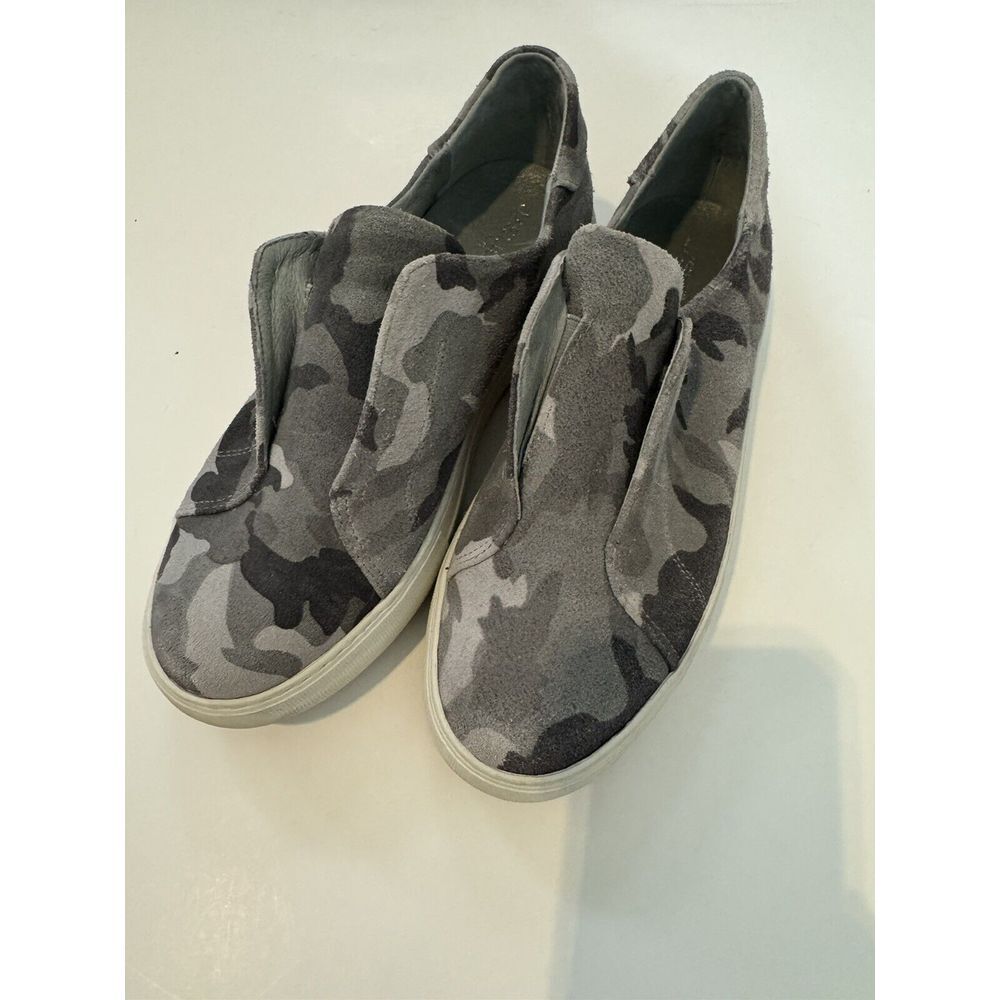 J/Slides NYC Womensā Size 8.5 Suede Leather Gray Camo Platform Harry Sneaker